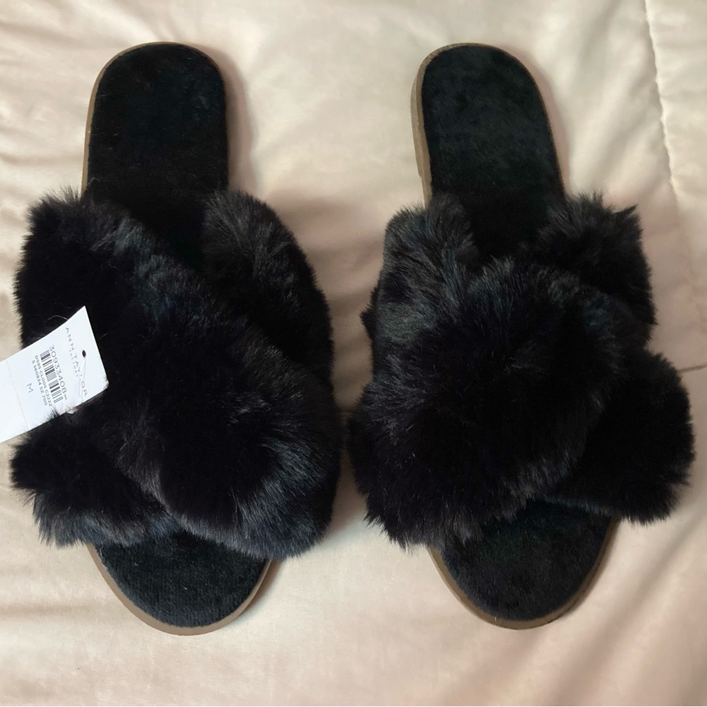 NWT Ann Taylor Factory Black Faux Fur Slippers 7-8